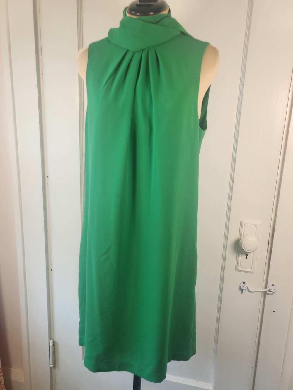 BCBGMaxAzria Erika Sz S Open-Back Green Sleeveless High-Neck Shift Dress